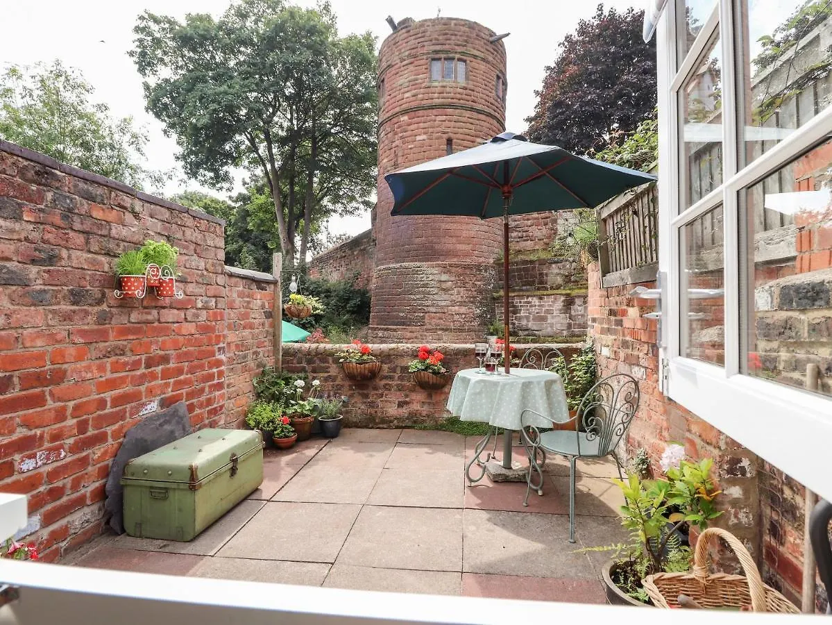 Tower View Cottage Chester 0*,