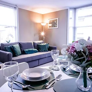 Lord Street - 2 Beautiful - Sleep Up To 14 Guests - By Rework Apartment